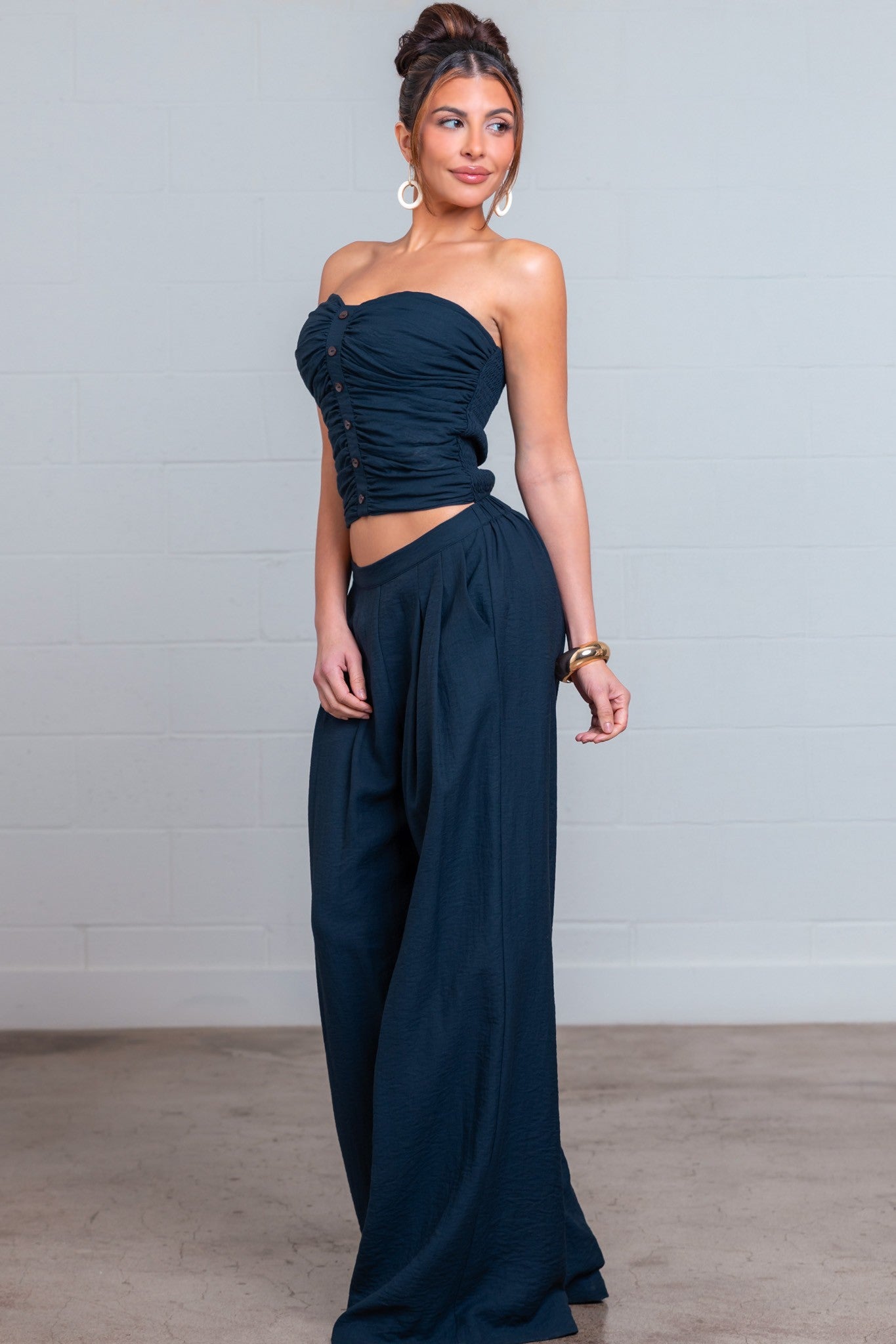 Solid Ruched Sleeveless Top And Pants