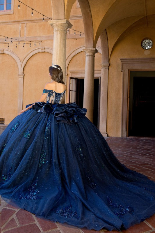 Spectacular Dress With Long Train